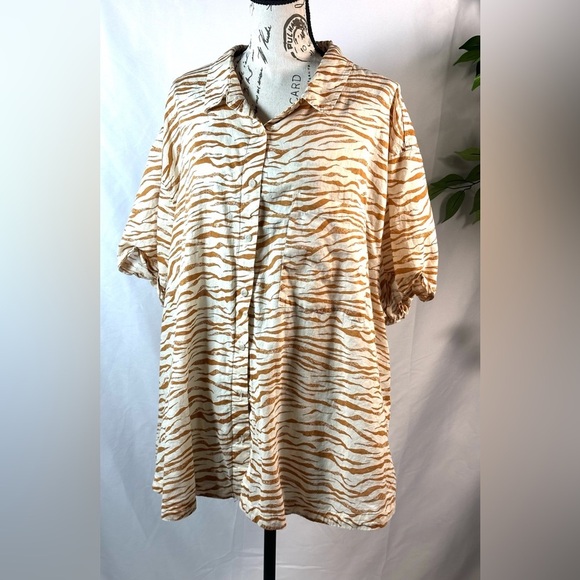 Ava & Viv Tan and White Casual Button Down Shirt - Picture 2 of 9